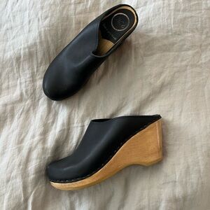 No. 6 New School Clog with Wedge in Black